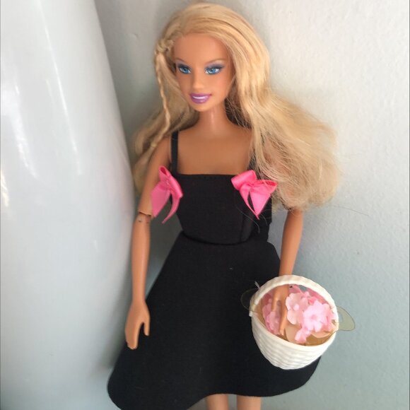 Early 90's Vintage Barbie doll - Picture 3 of 3